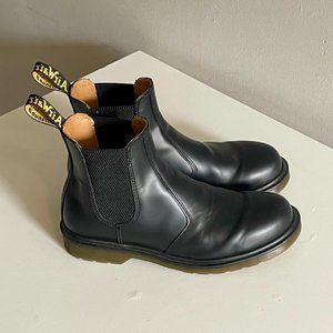 Doc. Martens 2976 Smooth Leather Chelsea Boots - Like New!